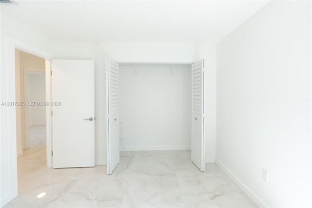 8340 NW 193rd Ln, Hialeah, FL 33015
