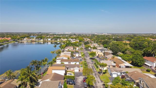 8340 NW 193rd Ln, Hialeah, FL 33015