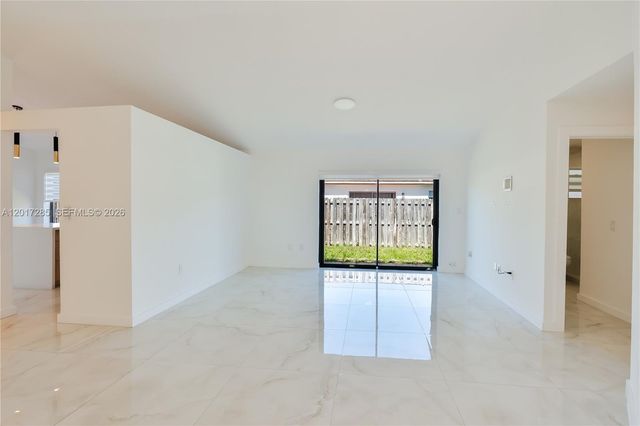 8340 NW 193rd Ln, Hialeah, FL 33015