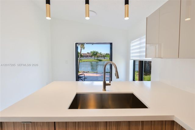 8340 NW 193rd Ln, Hialeah, FL 33015