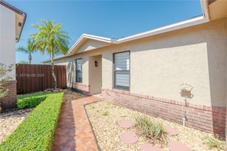 8340 NW 193rd Ln, Hialeah, FL 33015