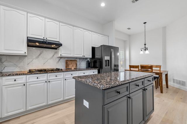 115 Saint James Road, Irving, TX 75063