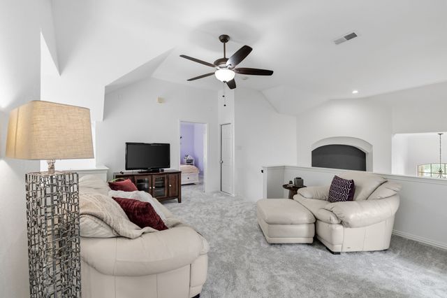 115 Saint James Road, Irving, TX 75063