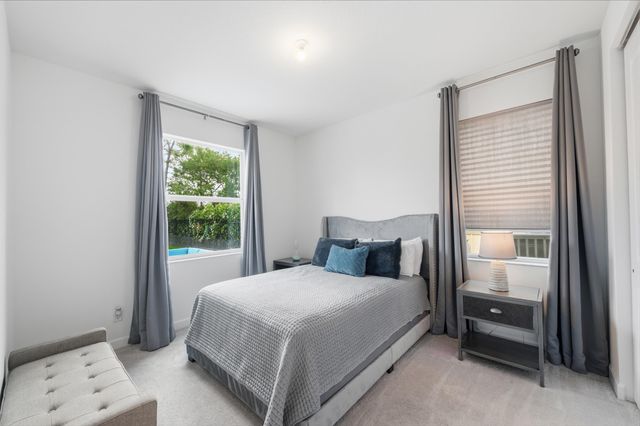 1096 Sterling Pine Place, Loxahatchee, FL 33470