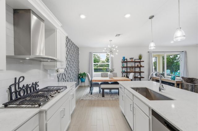 1096 Sterling Pine Place, Loxahatchee, FL 33470