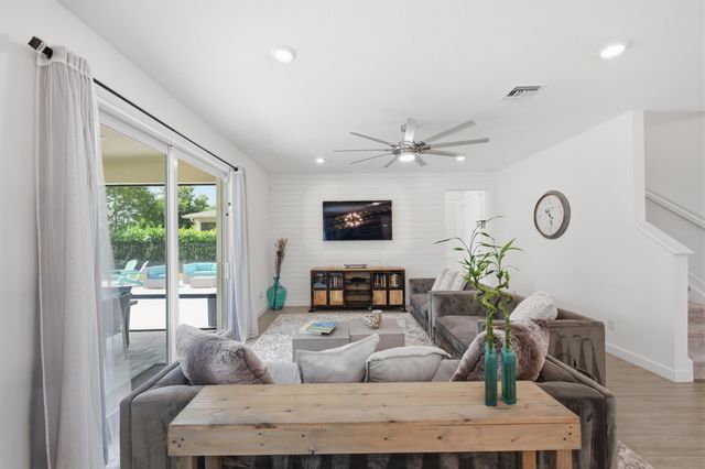 1096 Sterling Pine Place, Loxahatchee, FL 33470