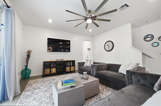 1096 Sterling Pine Place, Loxahatchee, FL 33470