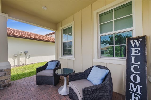 1096 Sterling Pine Place, Loxahatchee, FL 33470