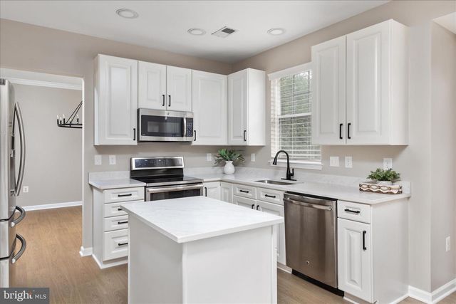 13112 BIGLEAF MAPLE CT, Gainesville, VA 20155