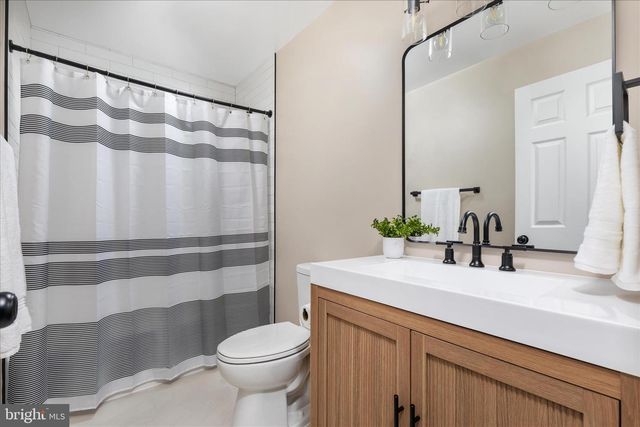 13112 BIGLEAF MAPLE CT, Gainesville, VA 20155