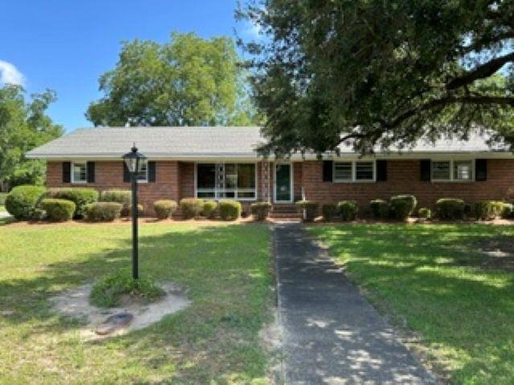500 E Andrews St., Hemingway, SC 29554 — exterior