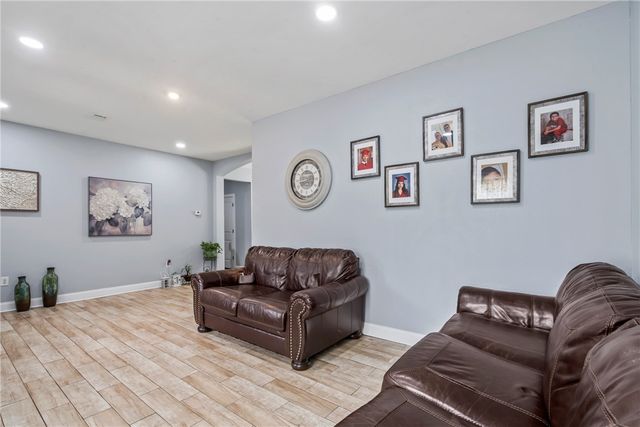41 W Ozark Trail, Fayetteville, AR 72701