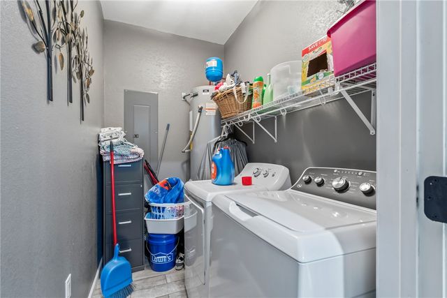 41 W Ozark Trail, Fayetteville, AR 72701
