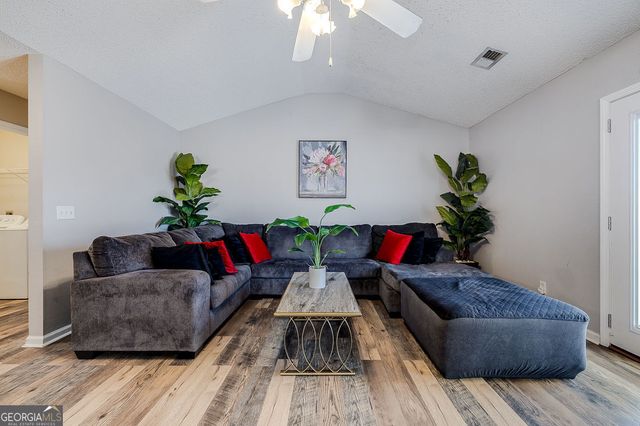 33 Cordage Circle, Port Wentworth, GA 31407