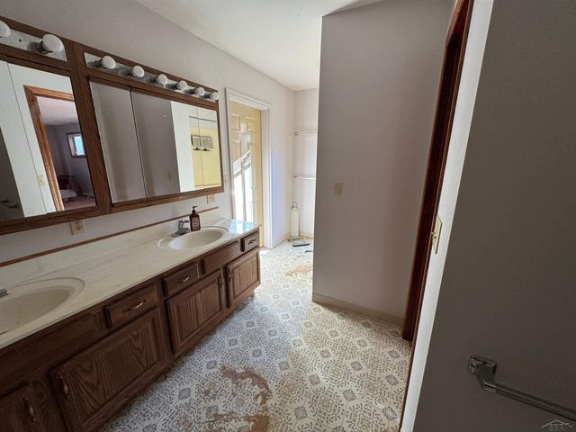 609 Niemala Road, Wakefield, MI 49968