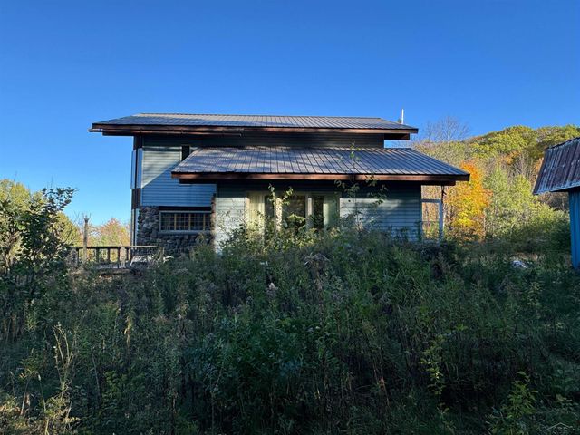 609 Niemala Road, Wakefield, MI 49968