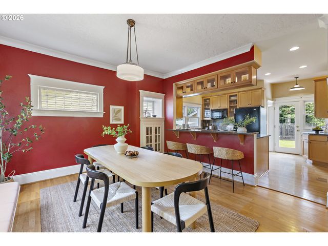 2014 Ne 38TH Ave, Portland, OR 97212