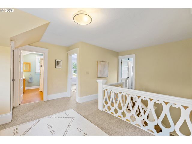 2014 Ne 38TH Ave, Portland, OR 97212