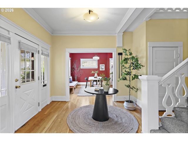 2014 Ne 38TH Ave, Portland, OR 97212