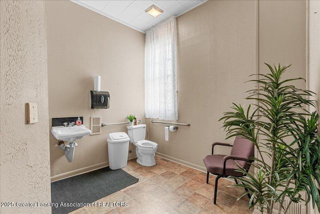 1940 Hall Street, Holt, MI 48842