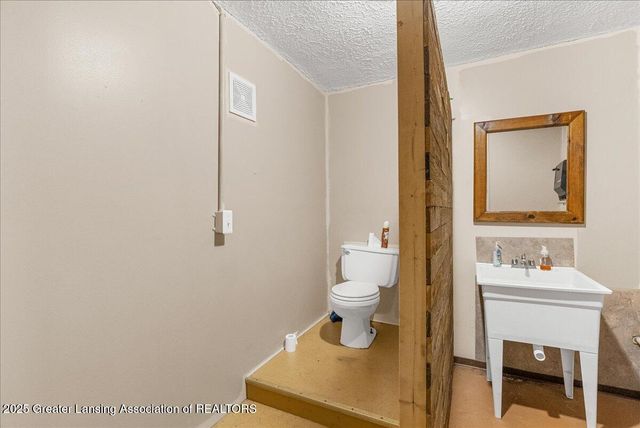 1940 Hall Street, Holt, MI 48842