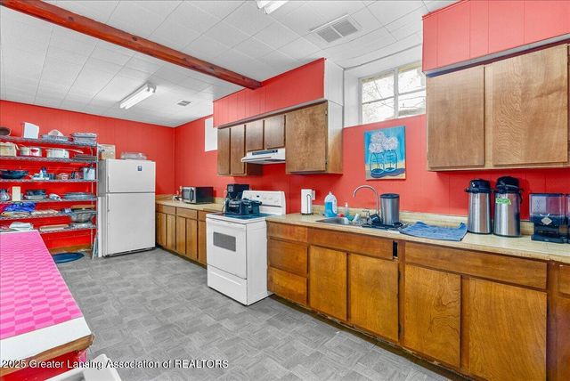 1940 Hall Street, Holt, MI 48842