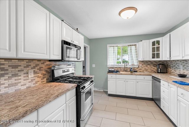 1940 Hall Street, Holt, MI 48842