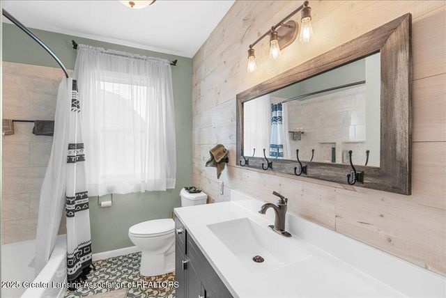 1940 Hall Street, Holt, MI 48842