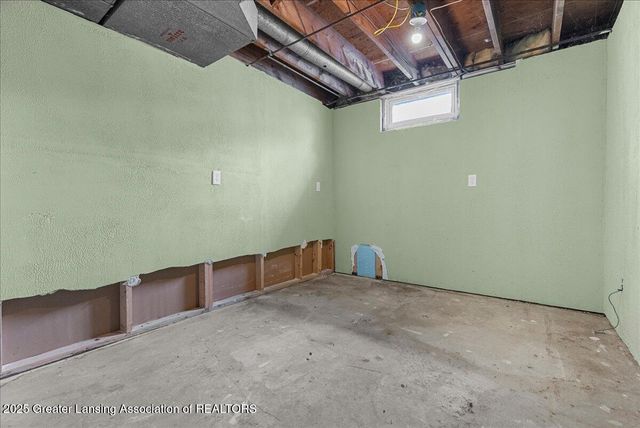 1940 Hall Street, Holt, MI 48842