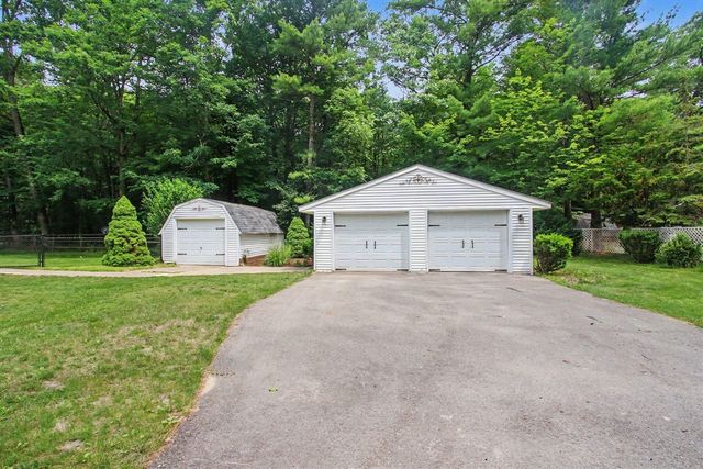 850 W Michillinda Road, Muskegon, MI 49445