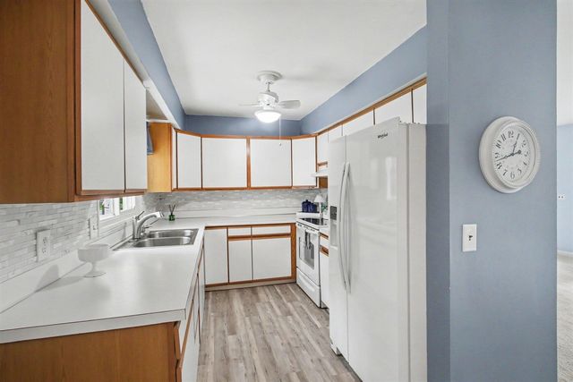 850 W Michillinda Road, Muskegon, MI 49445