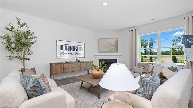 206 Hungerford Boulevard, Jamestown, NC 27282