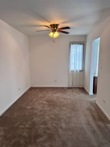 2439 Brunswick Circle C, Woodridge, IL 60517