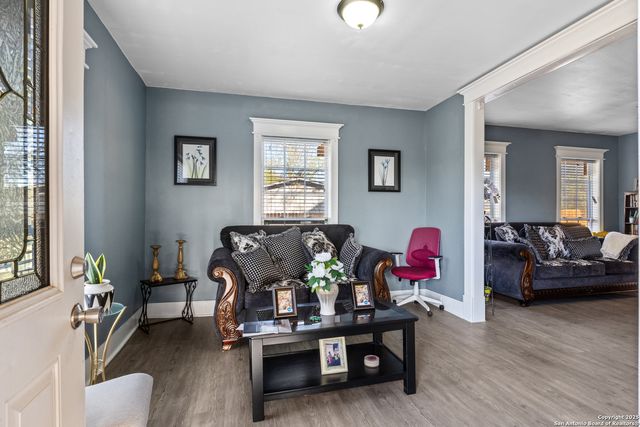 421 E Rio Grande, Pearsall, TX 78061