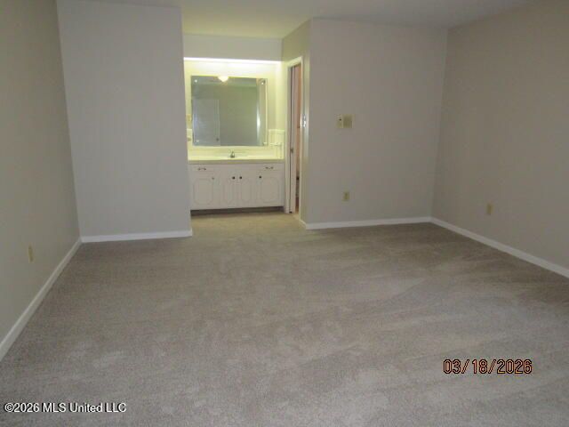 718 Woodhill Road, Jackson, MS 39206