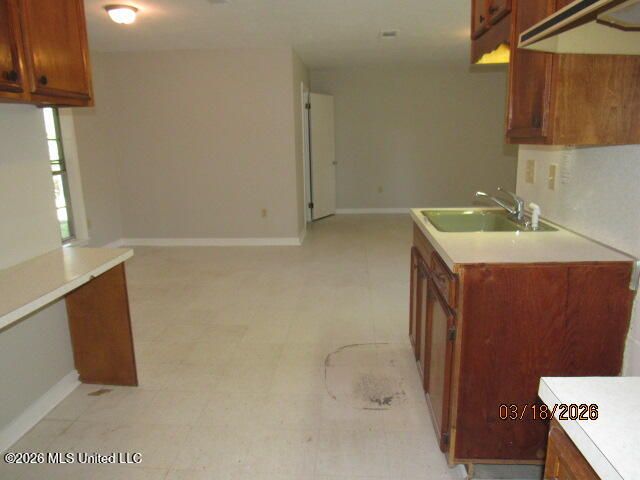 718 Woodhill Road, Jackson, MS 39206
