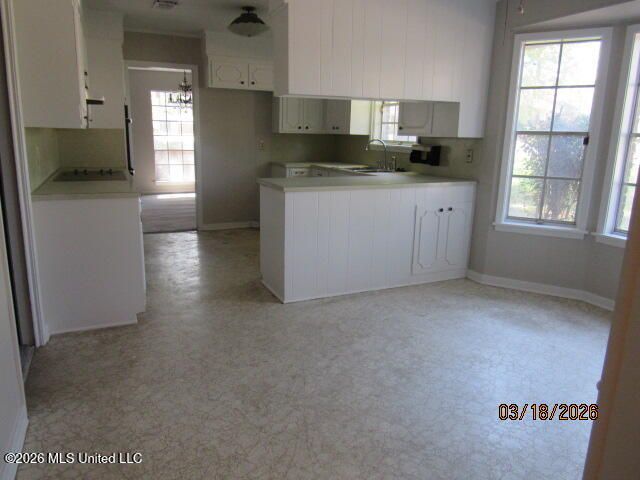 718 Woodhill Road, Jackson, MS 39206