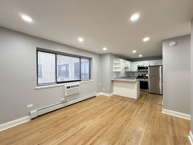 6954 N Sheridan Road 312, Chicago, IL 60626