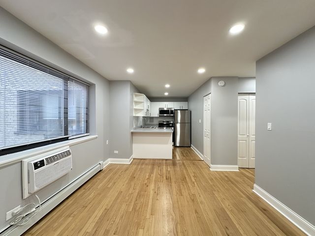 6954 N Sheridan Road 312, Chicago, IL 60626