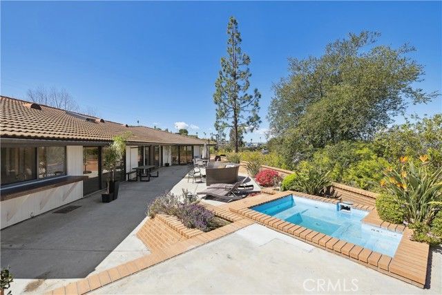 16347 Mandalay Drive, Encino (los Angeles), CA 91436