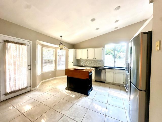 1212 Carson Avenue, Clovis, CA 93611