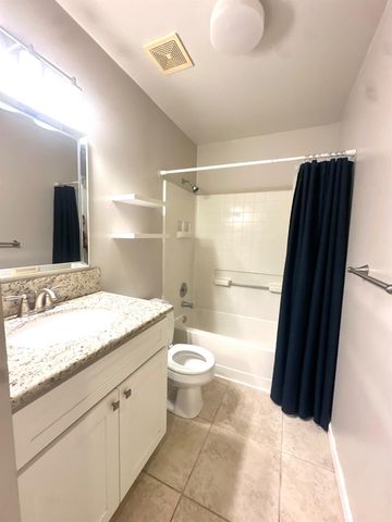 1212 Carson Avenue, Clovis, CA 93611