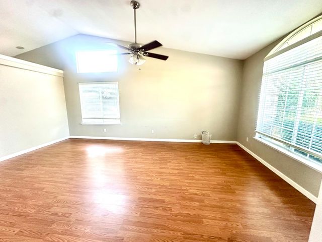 1212 Carson Avenue, Clovis, CA 93611