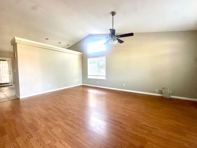 1212 Carson Avenue, Clovis, CA 93611