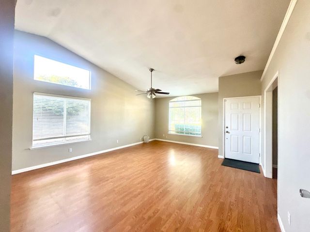 1212 Carson Avenue, Clovis, CA 93611