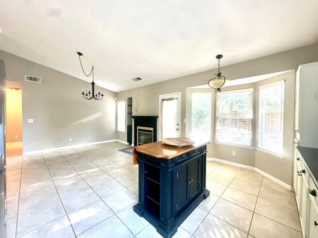 1212 Carson Avenue, Clovis, CA 93611