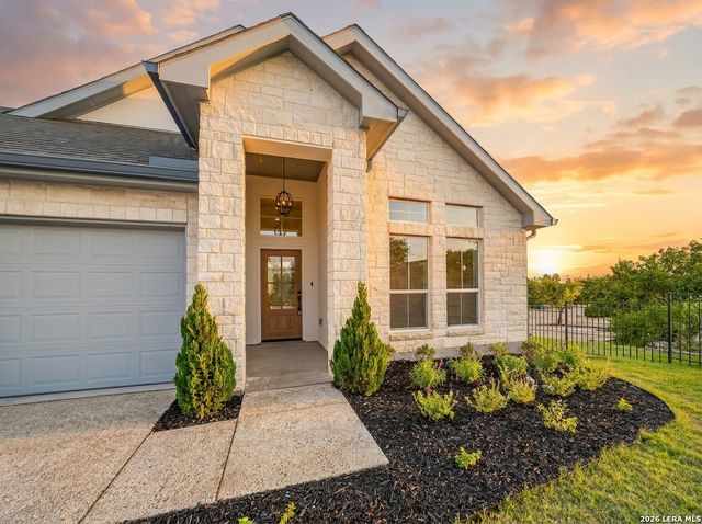 1801 N Chateau, Kerrville, TX 78028