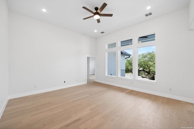 1801 N Chateau, Kerrville, TX 78028