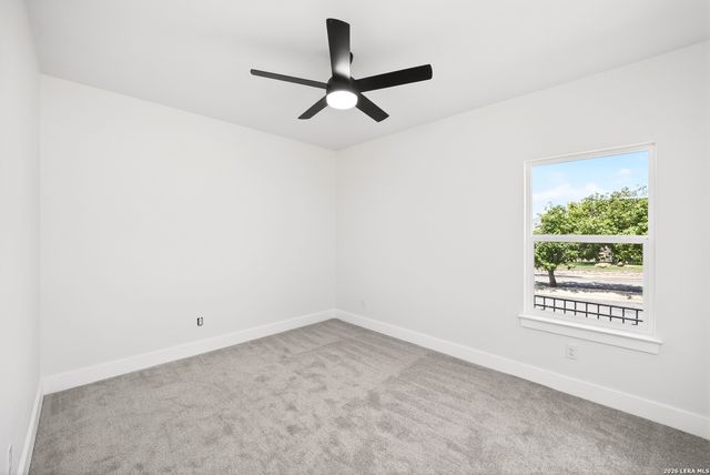 1801 N Chateau, Kerrville, TX 78028