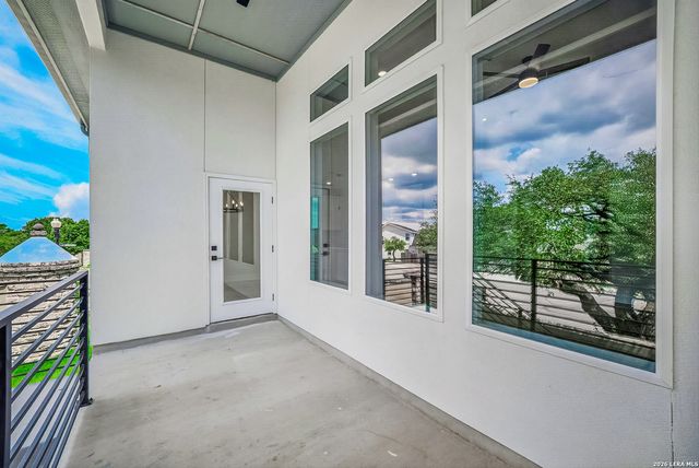 1801 N Chateau, Kerrville, TX 78028